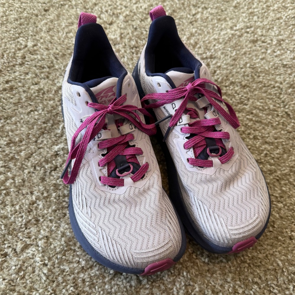 Altra Experience Wild trail running shoes purple 8.5 active athletic performance